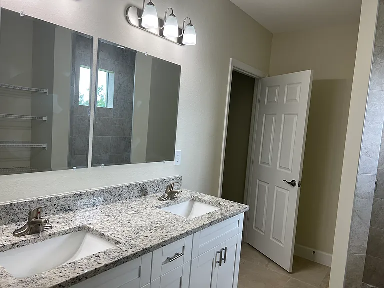 220 Preston St — Photo 9