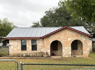 310 Bensdale Rd, Pleasanton, TX 78064