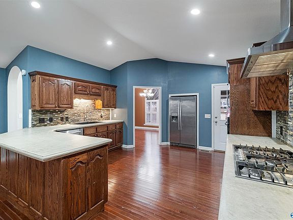 4th image of 509 Braswell St