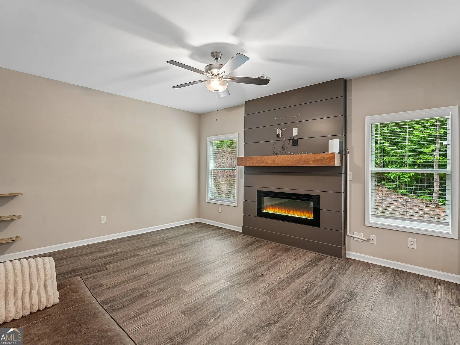 4 bed, 2.5 bath, 2193 sqft, $2,500 — Photo 3