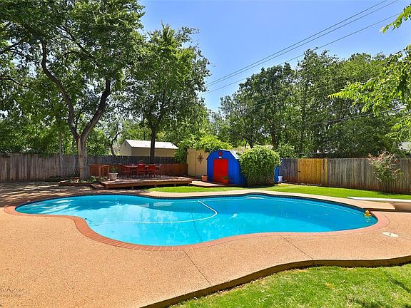 5th image of 1628 Beechwood Ln