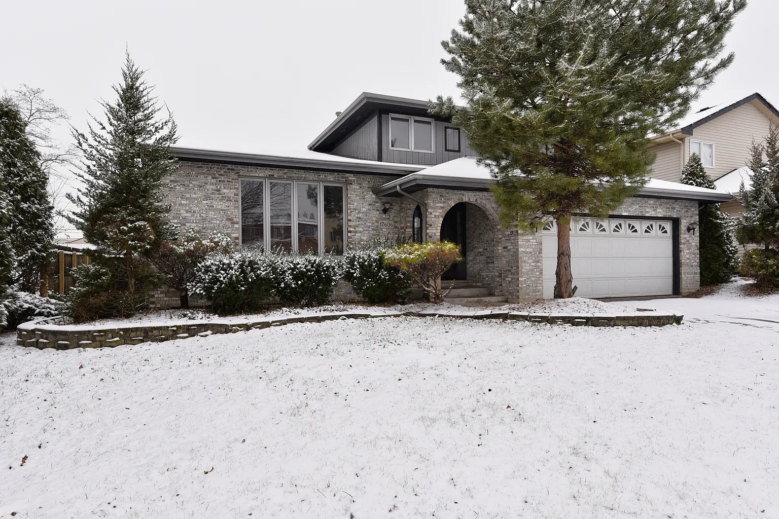 17606 Arlington Ln photo 1