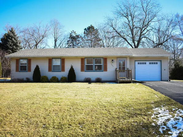 204 N Parkview Dr, Eagle, WI 53119