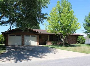 104 Walnut St, Moundridge, KS 67107