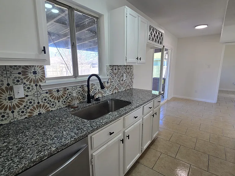 5620 Stone Meadow Ln — Photo 12