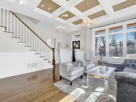 5th image of 4614 N Kostner Ave