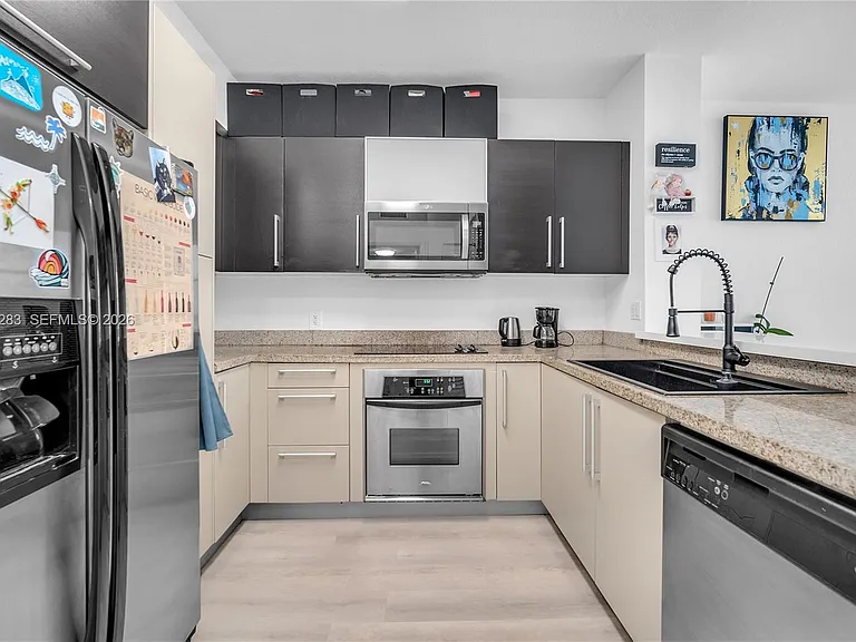 500 NE 29th St #905 — Photo 13