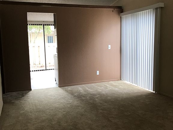 3rd image of 332 Friars Ln
