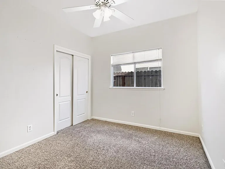 352 W Kelly Ave — Photo 17