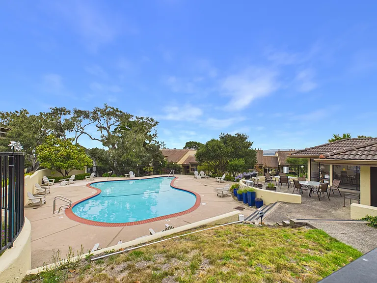 1206 Golden Oaks Ln — Photo 6