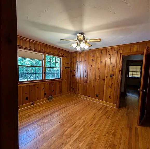 4720 Haywood Dr — Photo 14