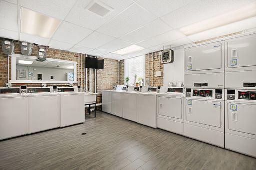4th image of 6114 N Winthrop Ave #1NH