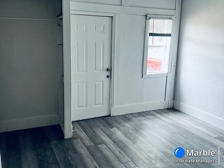 2705 N 27th St — Photo 14