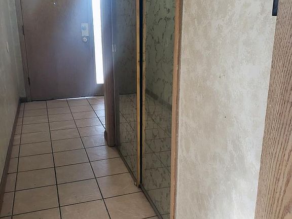 4th image of 17225 Parkside Ave