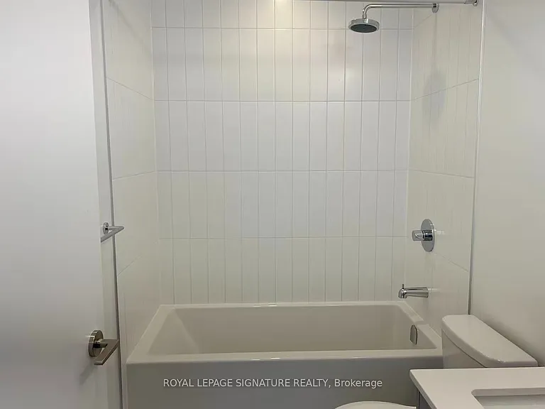 10 Oak St #2209 — Photo 8