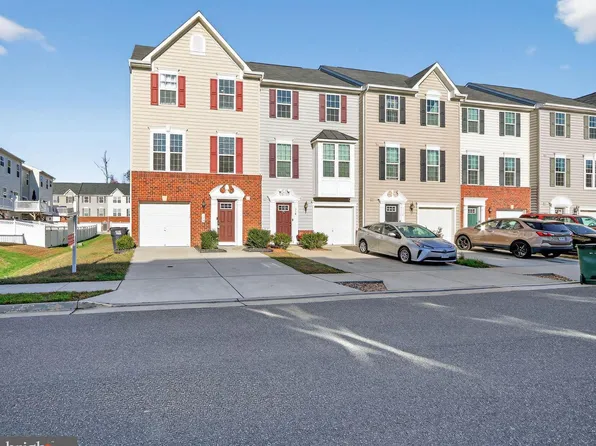 320 Streamview Dr, Fredericksburg, VA 22405