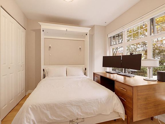 4th image of 3882 Welwyn St