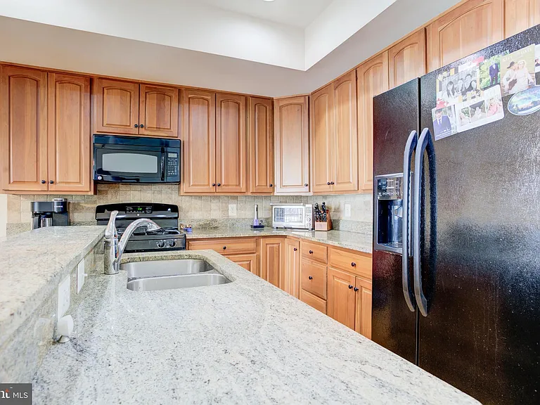 15160 Kentshire Dr — Photo 13