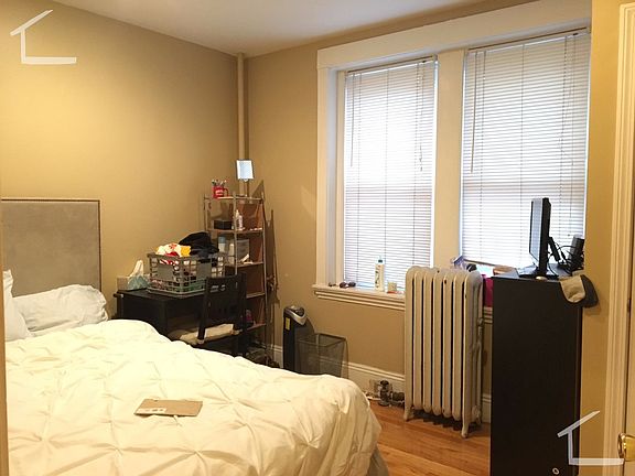4th image of 318 Saint Paul St #2SH