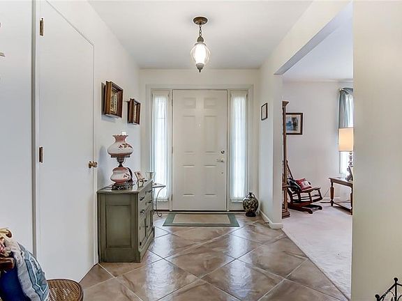 4th image of 289 Burgess Ave
