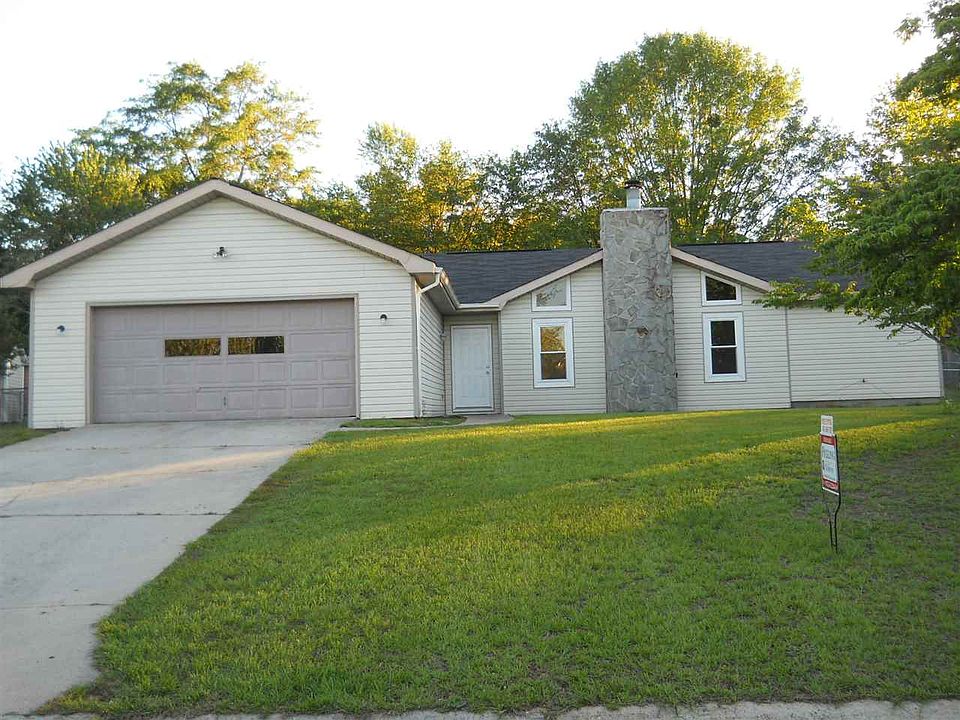 1st image of 206 Countrywood Trl