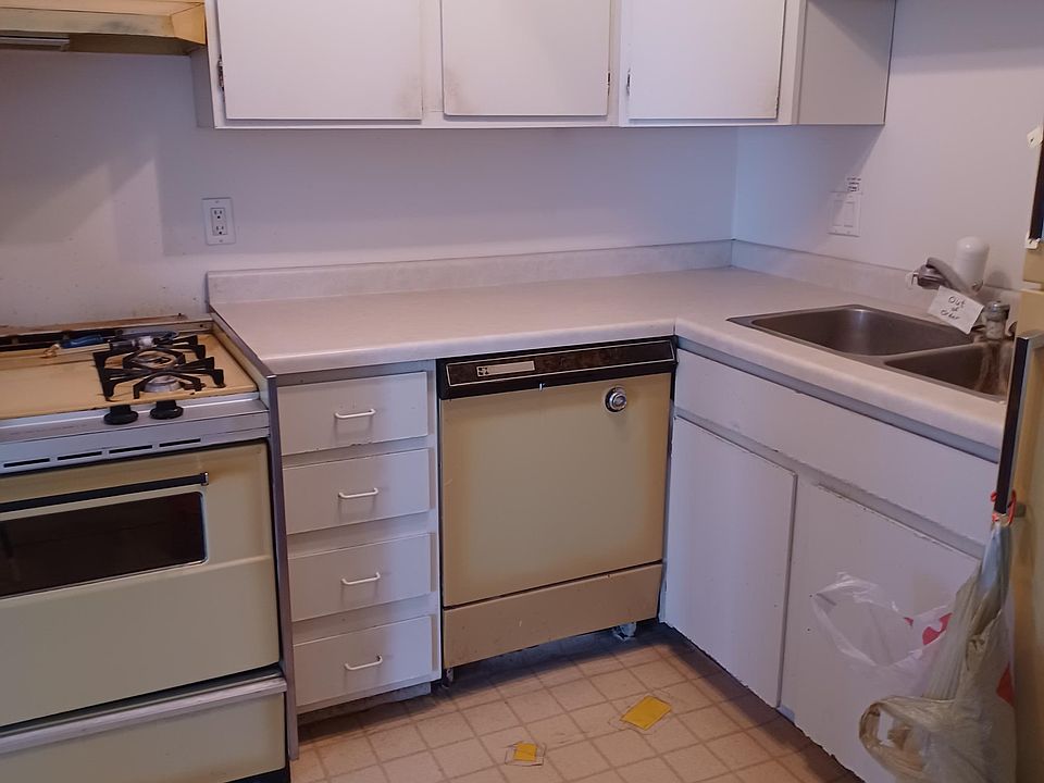 2nd image of 7326 72nd Ln N APT 330