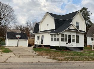 407 S Base St, Morrison, IL 61270