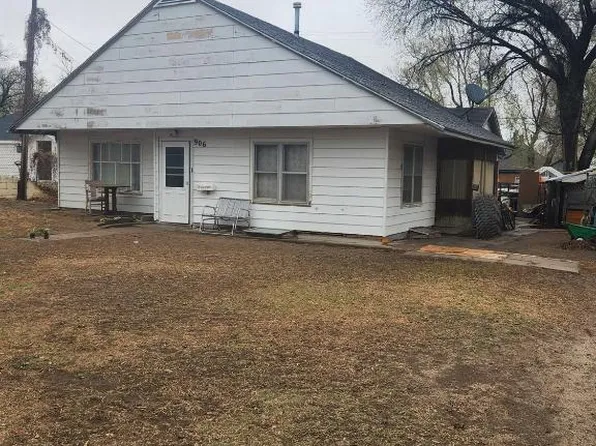 906 Olive St, Deerfield, KS 67838