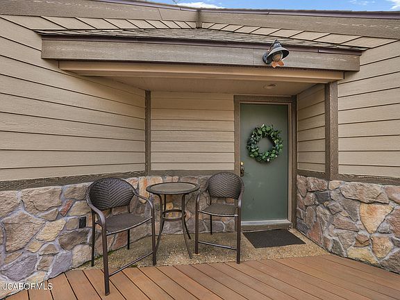 5th image of 4212 Holiday Ln #21
