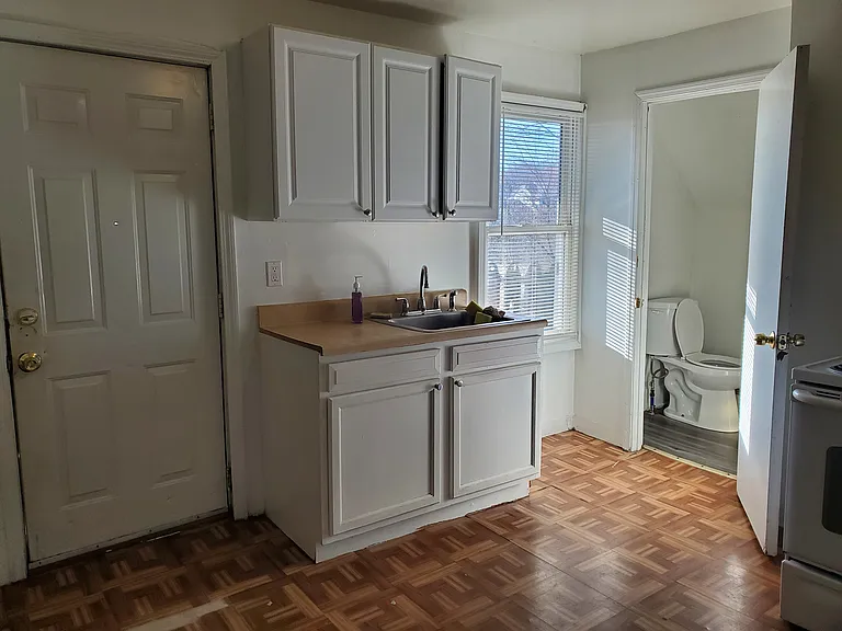 237 Bishop St #3 — Photo 3