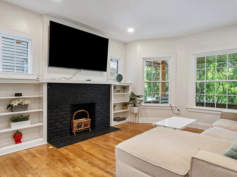 9400 Clifton Blvd #1 — Photo 5