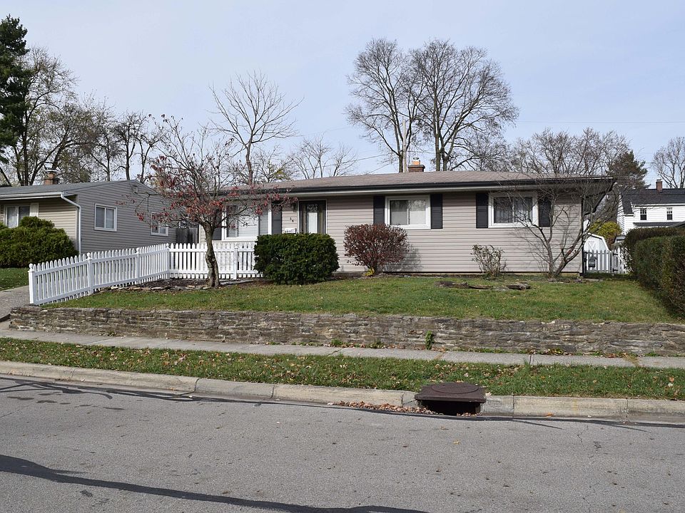1st image of 66 Mariemont Dr N