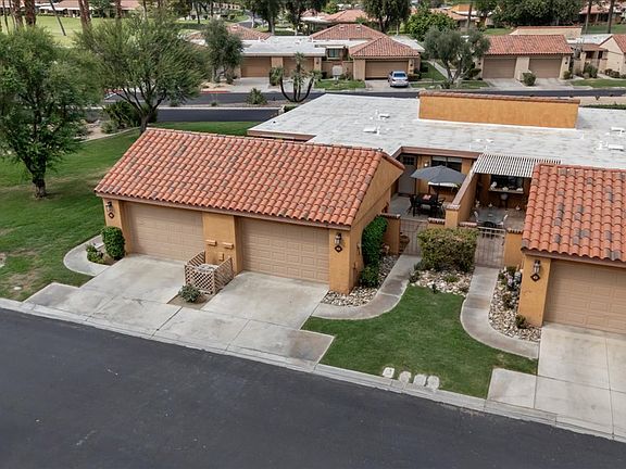 4th image of 44 Malaga Dr
