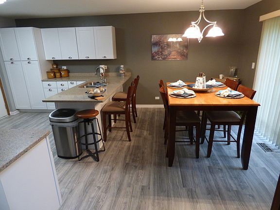 5th image of 142 Parkview Dr #142