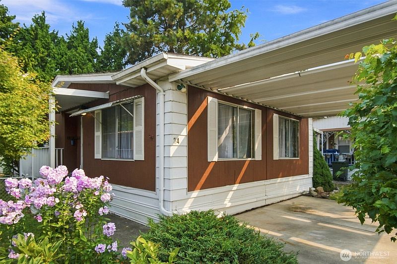 2nd image of 1510 Maple Lane #34