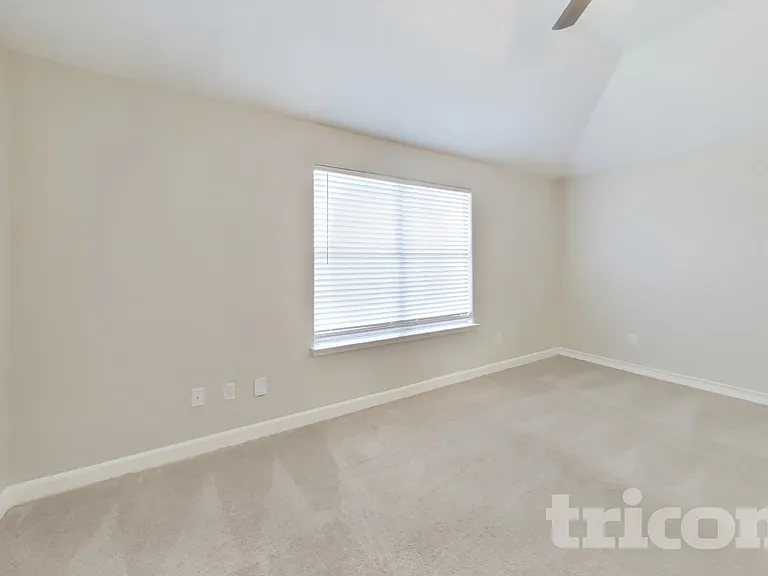 29418 Fox River Dr — Photo 9