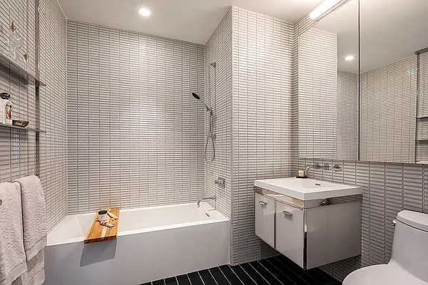 Rented by Gulai Wang, LREB | media 14
