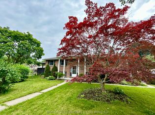 4 Fernwood Pl, Kitchener, ON N2M 2Z2