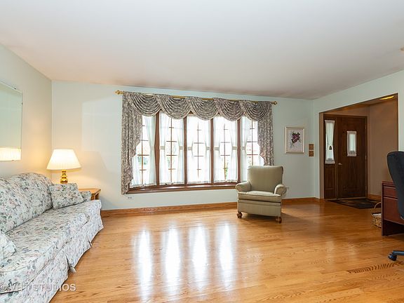 3rd image of 9240 W 169th Pl