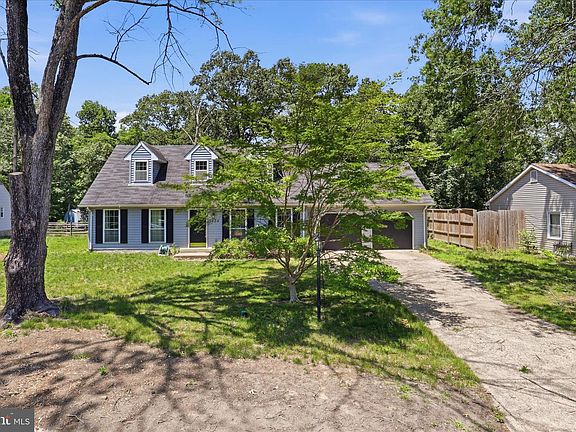 3rd image of 3454 Tamarack Ct
