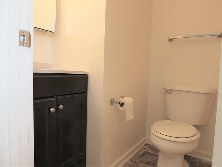 1002 Linden Ave #304 — Photo 24