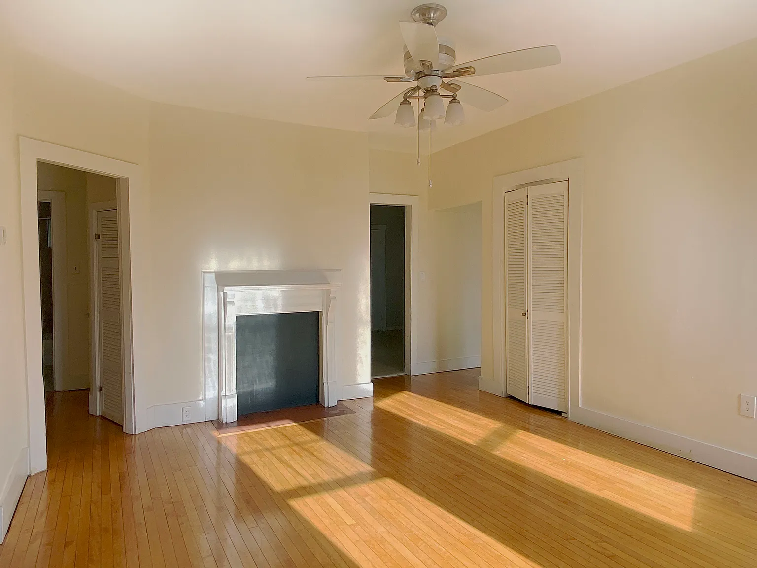4 bed, 1800 sqft, $3,400 — Photo 1