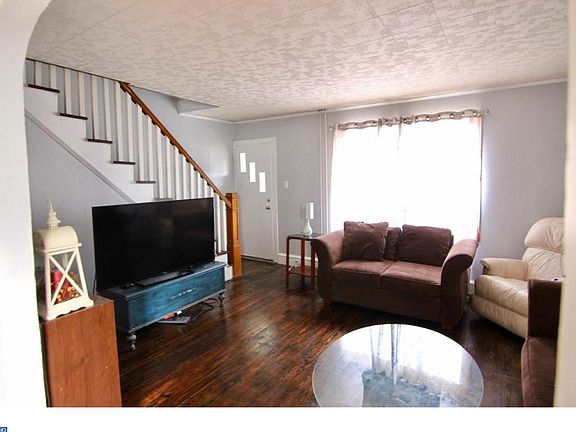 5th image of 28 E Caroline Ave