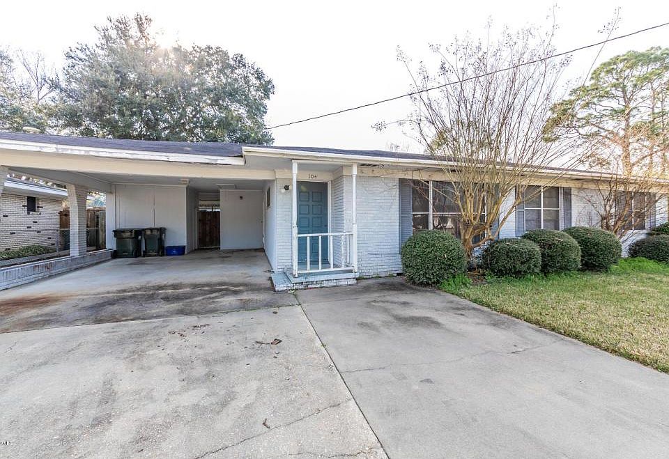 1st image of 104 Woodcrest Cir