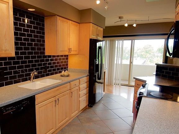 4th image of 3965 N Meridian St APT 4A