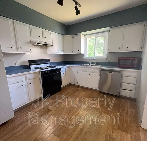 816 2nd Ave SW — Photo 3