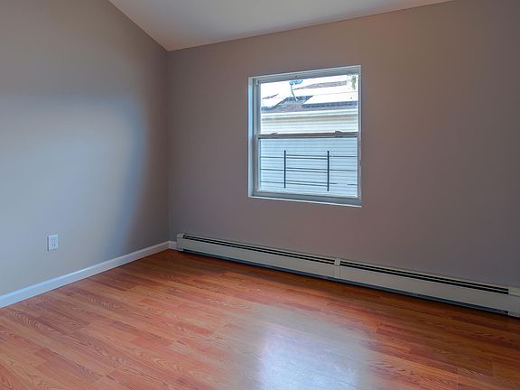 5th image of 563 Beach 72nd St #B