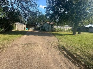 875 Hill Rd, Victoria, TX 77905