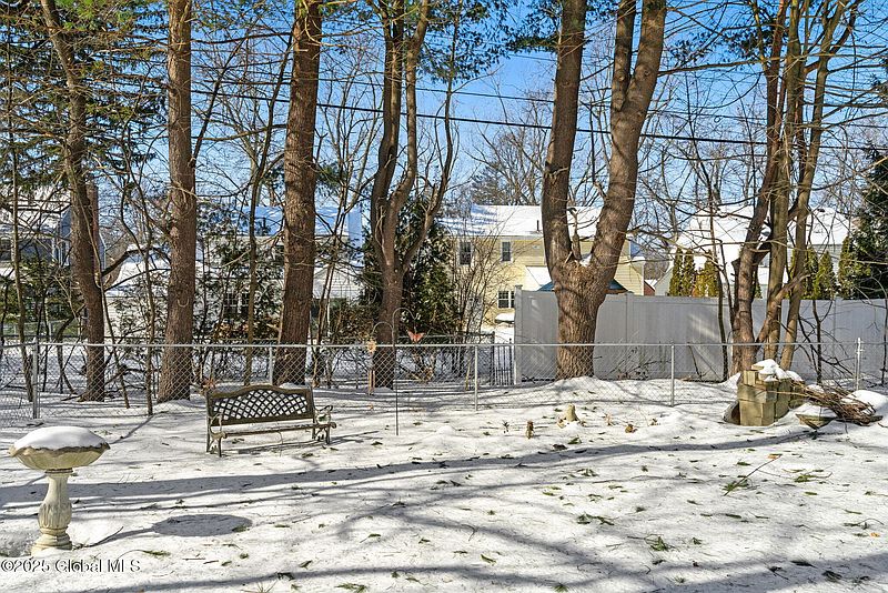 5th image of 1453 Balltown Road