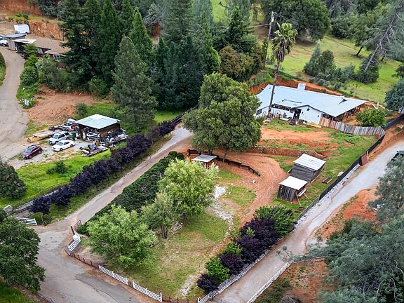 3rd image of 19433 Le Claire Ln
